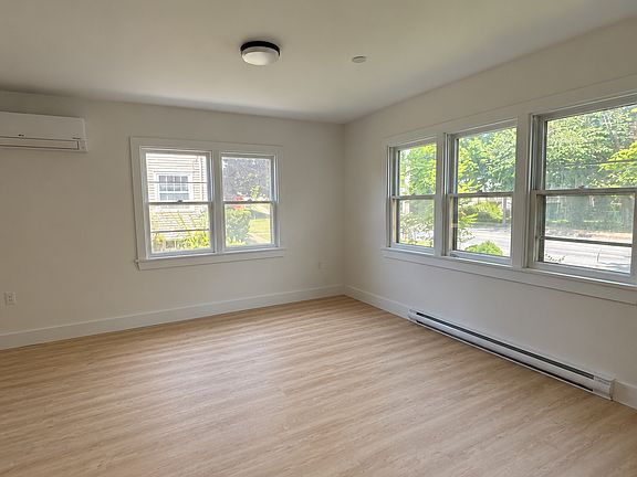 4th image of 94 Pleasant St #B