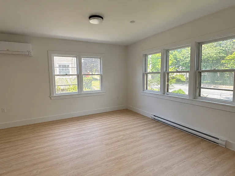 94 Pleasant St #B — Photo 4