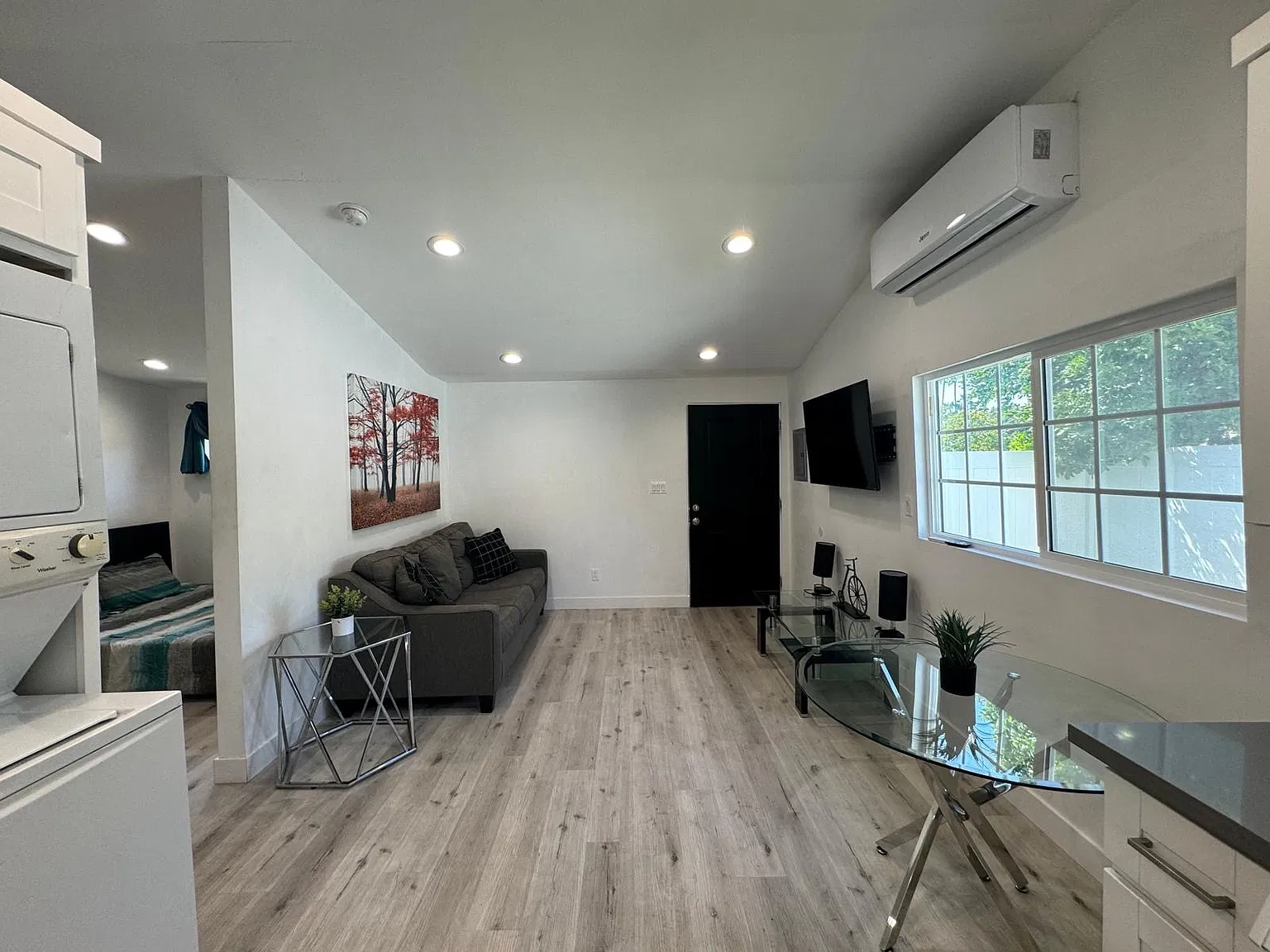 1 bed, 400 sqft, $2,200 — Photo 4