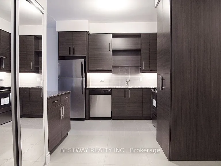 277 S Park Rd #711 — Photo 2