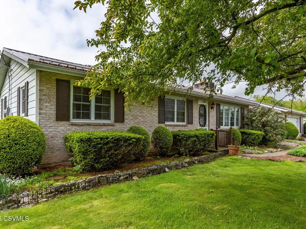 13 Edwin St, Middleburg, PA 17842