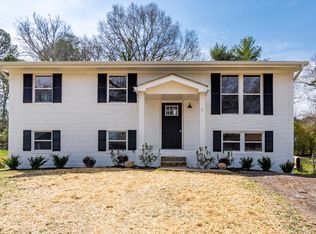 1422 Carousel Rd, Chattanooga, TN 37411