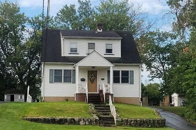 1st image of 148 E Cliff St
