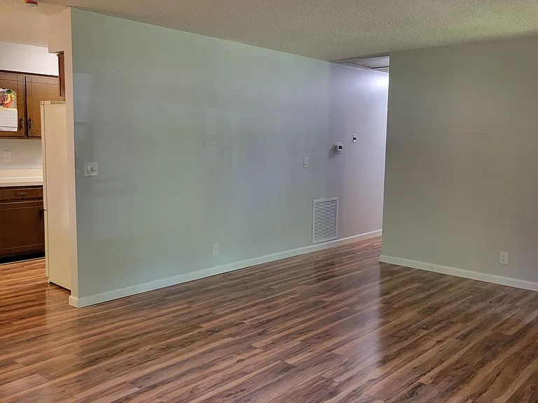 172 Saint George Dr — Photo 11