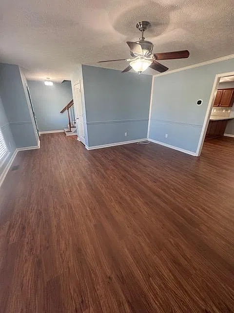 218 Riley Way — Photo 4