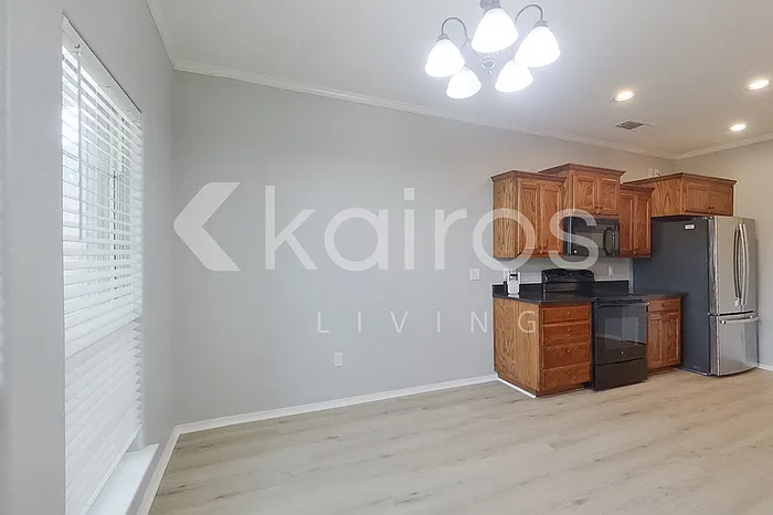 4 bed, 2.0 bath, 1587 sqft, $2,095 — Photo 4
