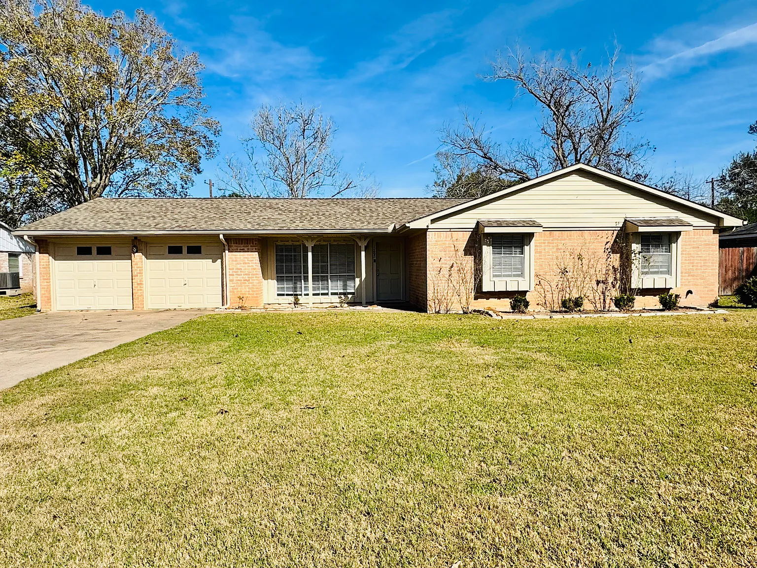 1205 Crestmont St — Photo 1