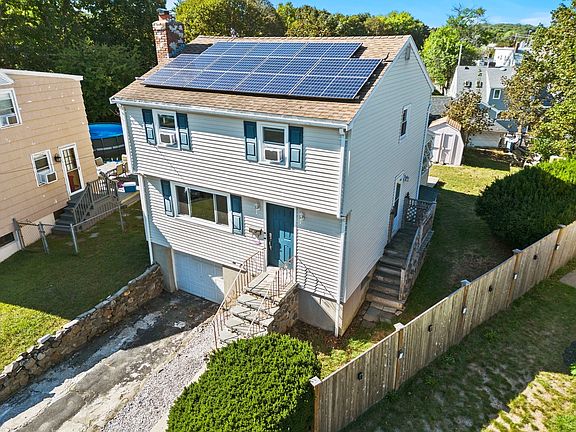 3rd image of 18 Thompson Ln