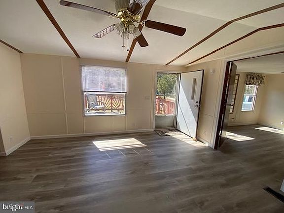 3rd image of 28491 Cranberry Ln