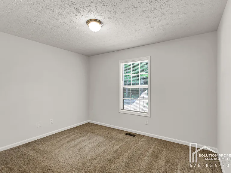 119 Twin Pines Ct — Photo 17