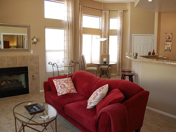 GR w Fireplace