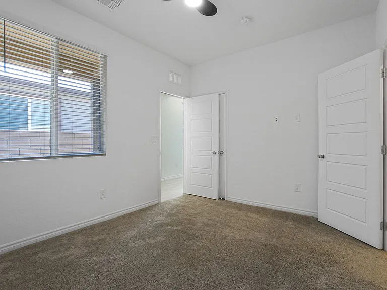 9770 Redwood Cascade St — Photo 18