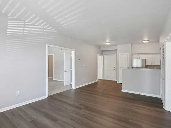 Glendale at the Mansion Apartments