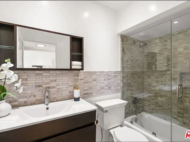 1021 N Crescent Heights Blvd #207 — Photo 10