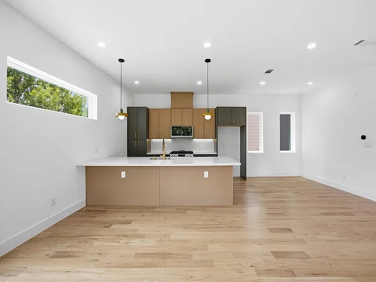 4605 Belmont Ave #2 — Photo 16