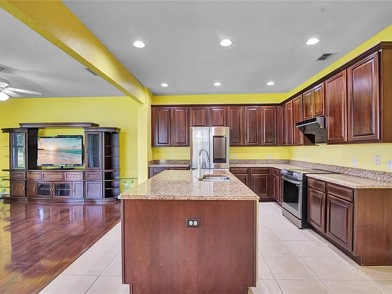 7325 Derexa Dr — Photo 10