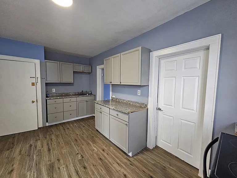 38 Main St #4 — Photo 6