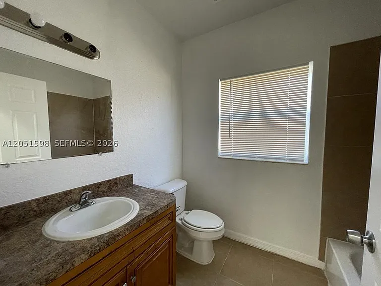 2730 NW 11th St — Photo 3