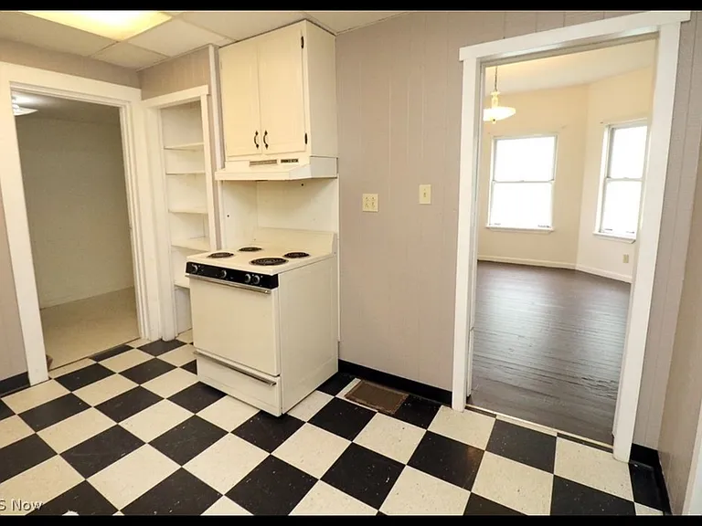 1342 Oregon Ave — Photo 11
