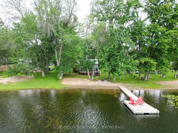 1058 Memory Ln, South Frontenac, ON K0H 2W0