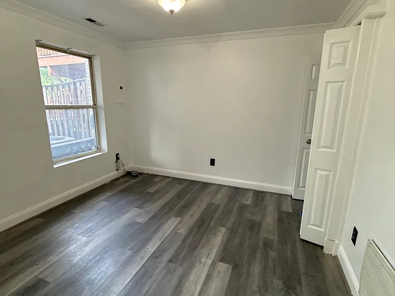 7008 Old Brentford Rd — Photo 9