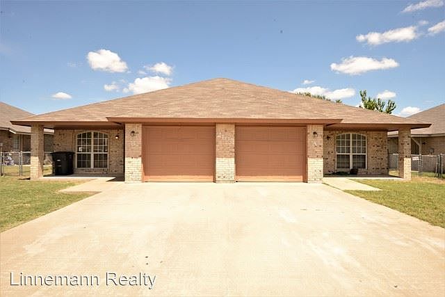1st image of 2105 Agate Dr #B