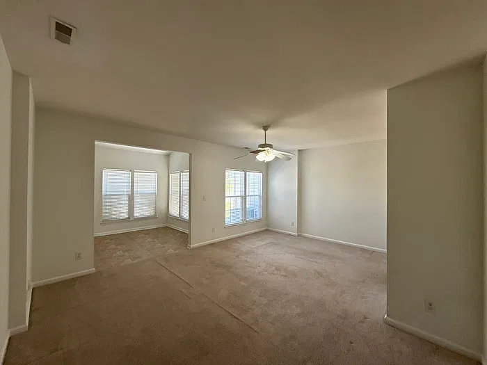 4237 Coulter Xing — Photo 7