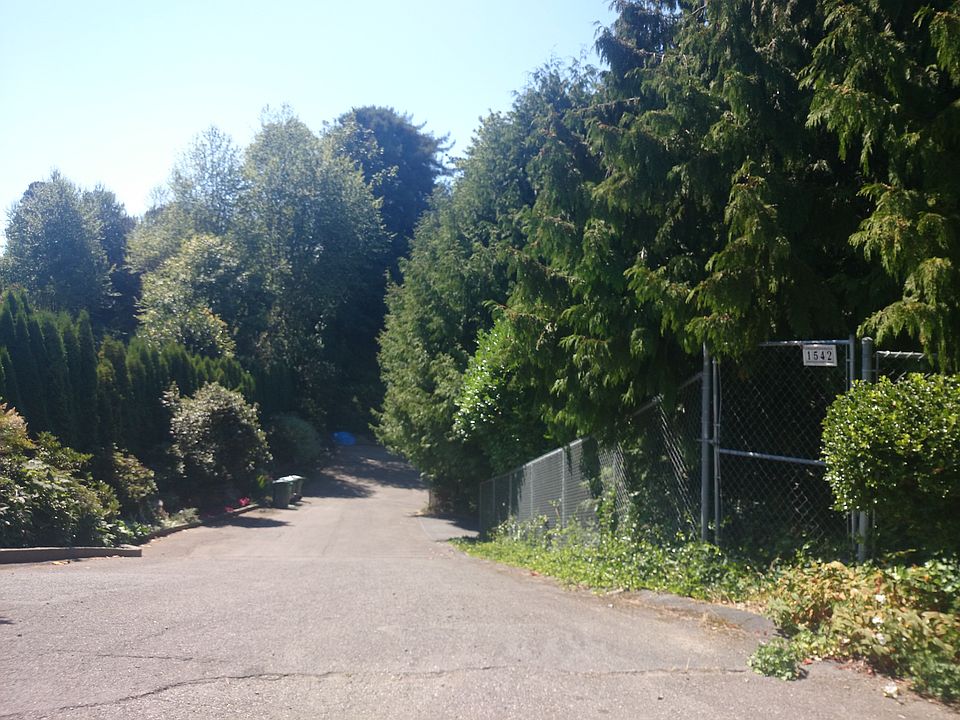 1st image of 1546 NW Woodbine Way