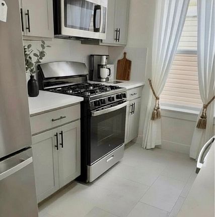 3rd image of 335 21St St