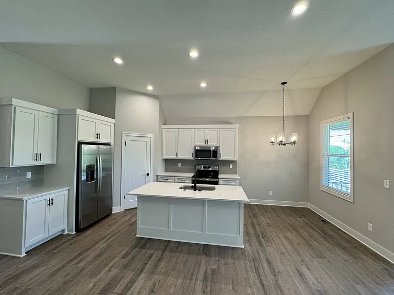 1441 SW Winthrop Ter — Photo 12