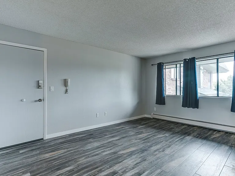1140 Walnut Ave #22 — Photo 2