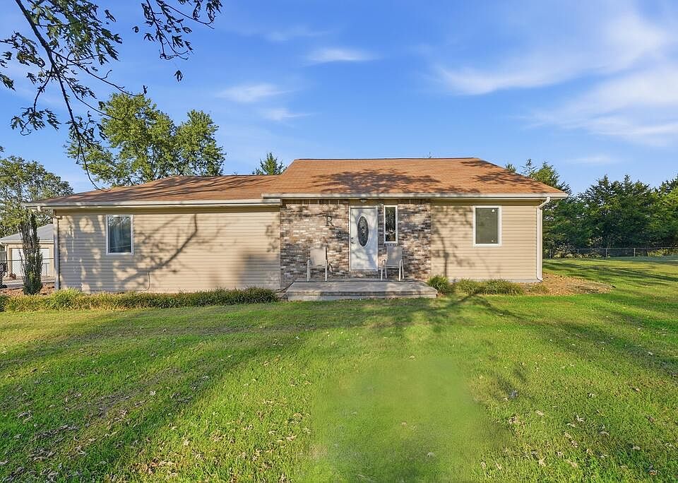 1st image of 2179 Pippin Rd
