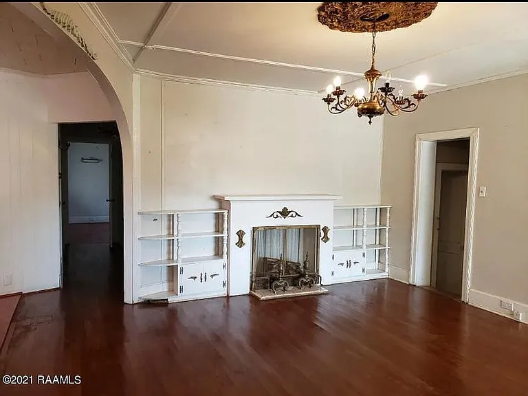 1420 Iberia St — Photo 2