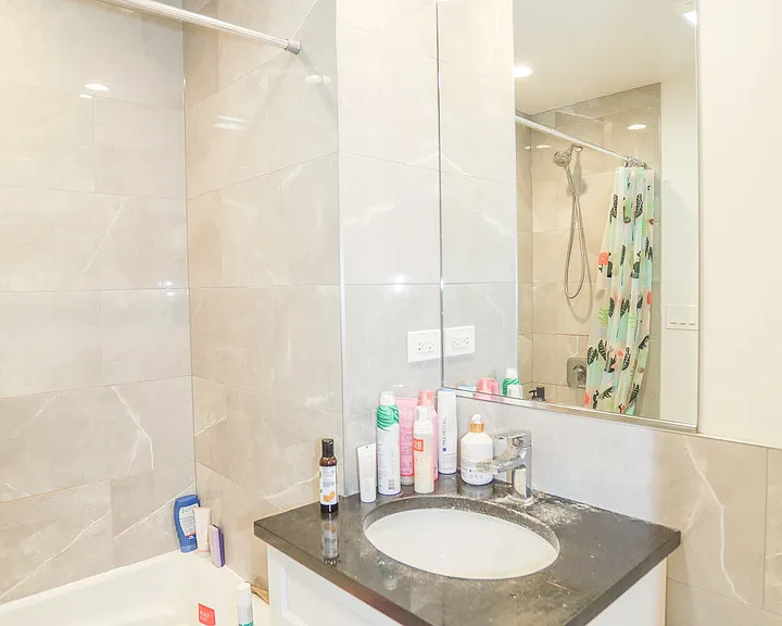 652 W Roscoe St #103 — Photo 8