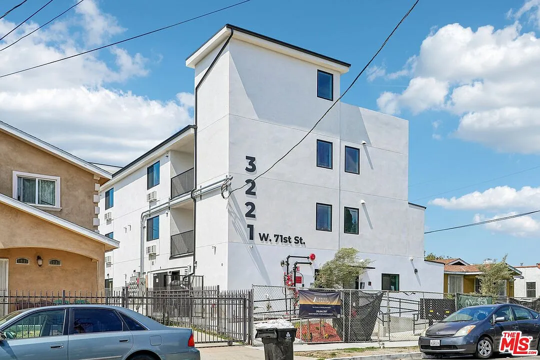1 bed, 1.0 bath, 405 sqft, $1,850 — Photo 2