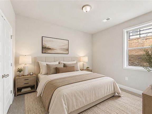 5th image of 2020 Manor Pointe Dr #19