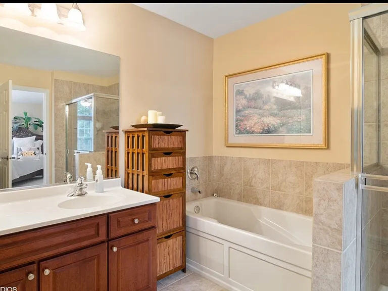1212 Townes Cir — Photo 15