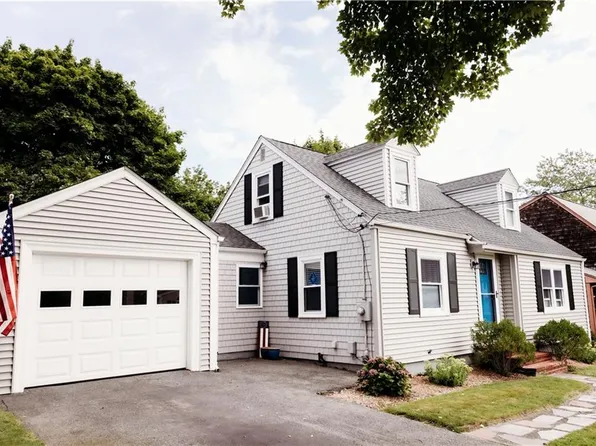 19 Bliven Ave, Bristol, RI 02809