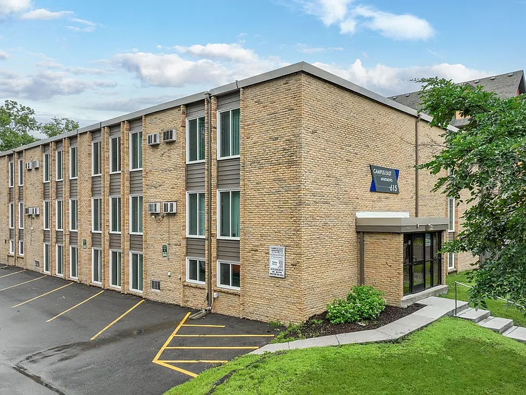Campus East Apartments: Your Perfect Home Near U of M Twin Cities! — Photo 11
