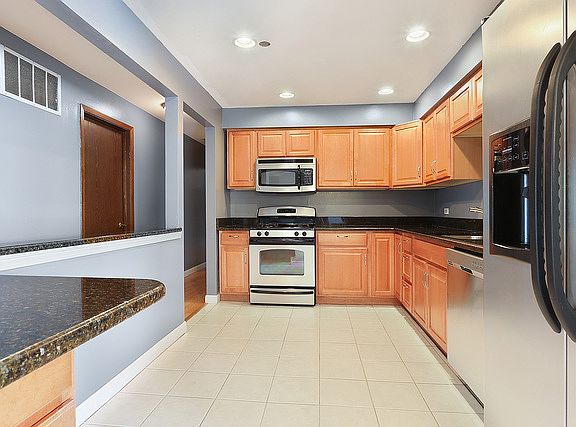 2nd image of 5040 W 122nd St APT 2A