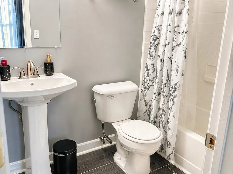 640 Four Seasons Blvd — Photo 15