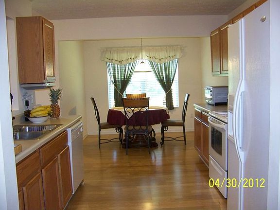 Kitche/Breakfast Area