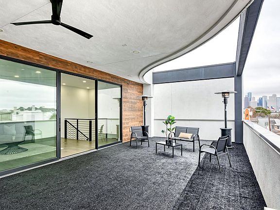 Roof top patio