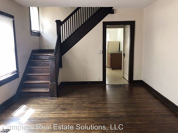 3rd image of 814 N Denny St