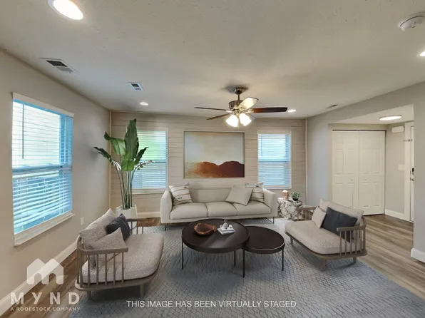 305 Kear St, Lockbourne, OH 43137