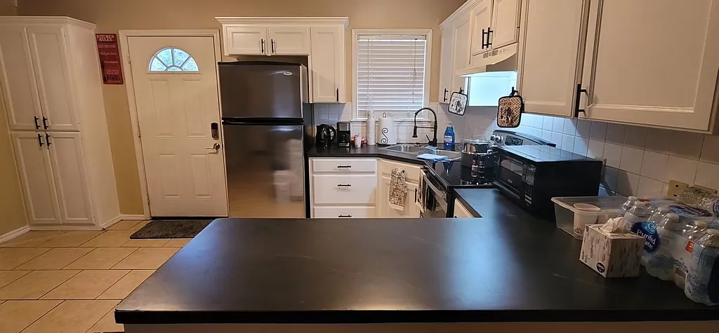 4 bed, 1248 sqft, $1,900 — Photo 3