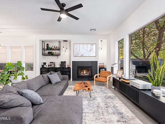 3rd image of 2945 E HACKAMORE Street