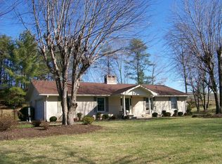 674 McKinney Rd, Mount Airy, NC 27030