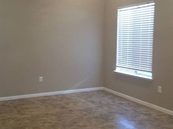 3rd image of 2410 W Heil Ave