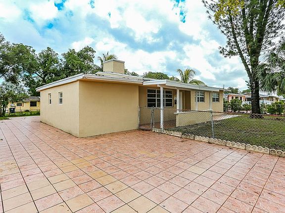 2nd image of 19625 N Miami Ave